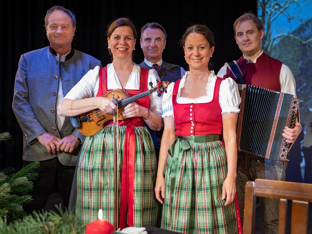 Heilige Nacht - Geschwister Siferlinger / Matthias Pürner / Münchner Pfarrer Schießler; SP Events, Isen