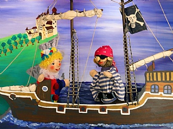 Kasperl und das Seeräuberschiff