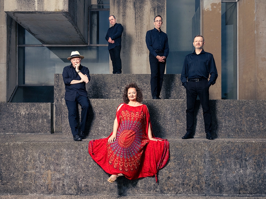 Tini Kainrath & Klezmer Reloaded Extended - Hits von Dylan bis Winehouse &copy; OVAL