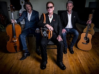 Oysterband's JOHN JONES Trio - The Song Goes On