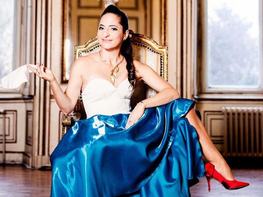 Caroline Athanasiadis - Alles Sirtaki! &copy; OVAL